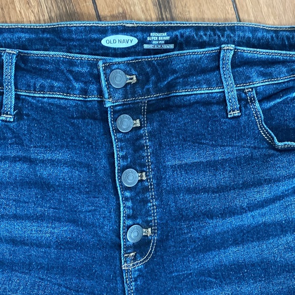 Old Navy Sz 18 Rockstar Super Skinny High Rise jean - Picture 2 of 5